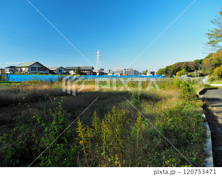 放棄された農地 放棄された農地 120753471