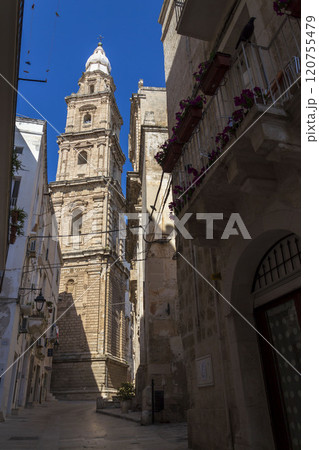 Domed Roman Catholic Monopoli cathedral, Basilica of the Madonna della Madia or Santa Maria della Madia, Monopoli, Apulia, Bari province, Italy Domed Roman Catholic Monopoli cathedral, Basilica of the Madonna della Madia or Santa Maria della Madia, Monopoli, Apulia, Bari province, Italy 120755479