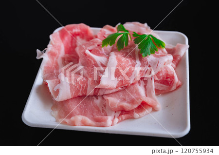 豚肩ロース肉　薄切り 120755934