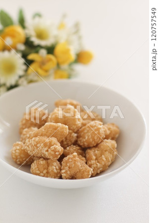 ゴマの中華お菓子 120757549