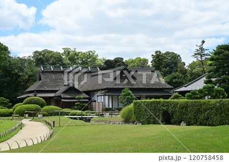 岡山後楽園の延養亭 120758458