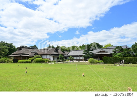岡山後楽園の延養亭と鶴鳴館 120758804