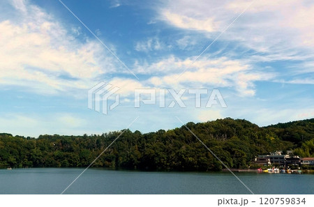 一碧湖の夏の終わりの風景 一碧湖の夏の終わりの風景 120759834