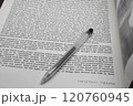 洋書とペン 120760945