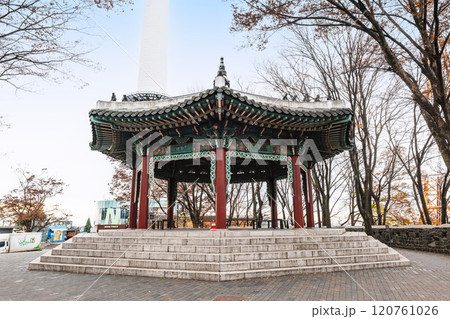 ソウル　南山公園の南山八角亭 120761026
