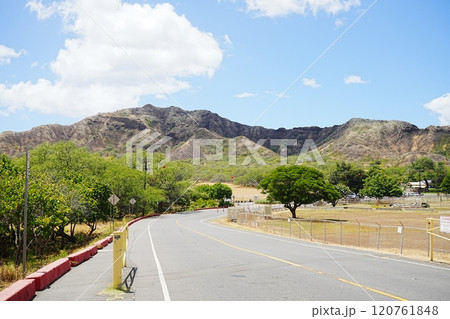 アメリカ ダイヤモンドヘッド 登山道 120761848