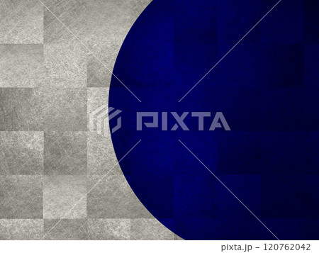 質感のある紺色の和紙素材。市松模様。銀箔風。 120762042