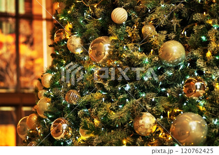 今年もクリスマスシーズン 120762425