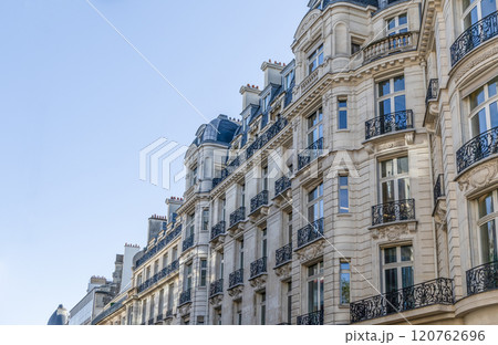 Old and expensive residential building in the city center of Paris, France 120762696