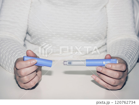 Insulin injection pen or insulin cartridge pen for diabetics. 120762734