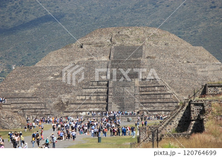 メキシコ「死者の日」年に一度のメキシコのお祭り　リメンバーミーの世界とタコス満喫旅 120764699
