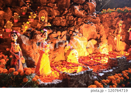 メキシコ「死者の日」年に一度のメキシコのお祭り リメンバーミーの世界とタコス満喫旅 メキシコ「死者の日」年に一度のメキシコのお祭り リメンバーミーの世界とタコス満喫旅 120764719