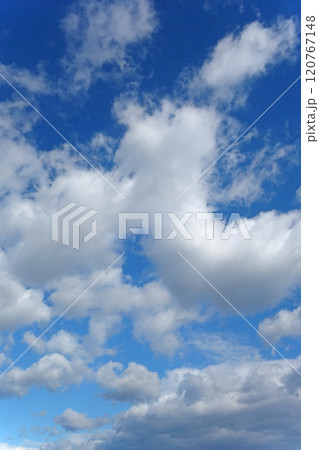 《空の風景》雲の多い空 《空の風景》雲の多い空 120767148