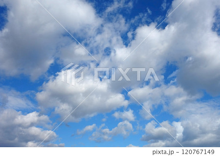 《空の風景》雲の多い空 《空の風景》雲の多い空 120767149