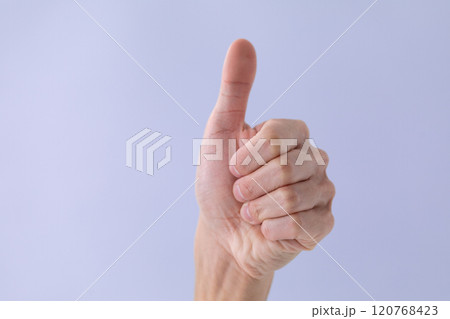 グッドサイン　パープルバック　(写真素材) 120768423