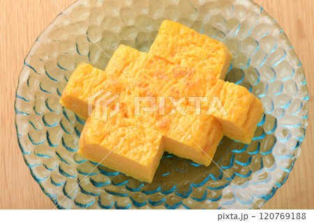 卵焼き　だし巻き卵 120769188
