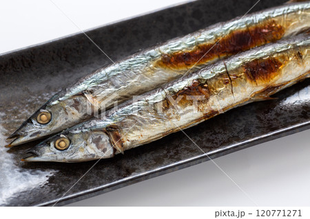 秋刀魚の塩焼き 120771271