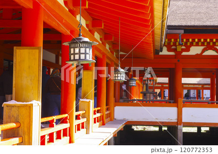 日本三景の厳島神社 日本三景の厳島神社 120772353