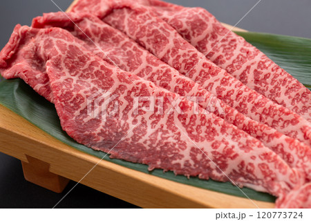 黒毛和牛のしゃぶしゃぶ用もも肉 120773724