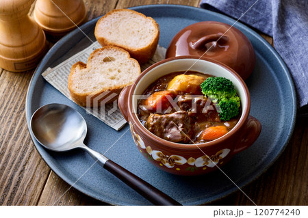 ビーフシチュー ビーフシチュー 120774240