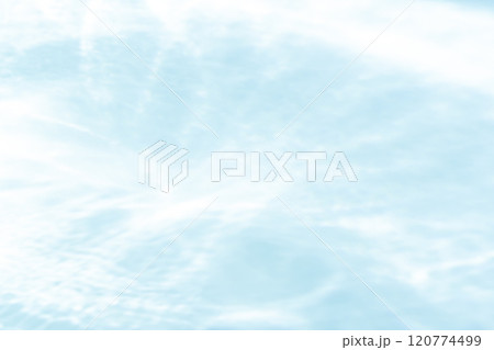 青い背景に白い光素材 120774499