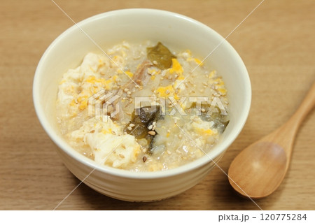 豚肉とわかめの玉子おじや　雑炊　お粥　おかゆ 120775284