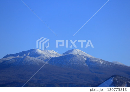 紅葉と雪の八甲田山 紅葉と雪の八甲田山 120775818