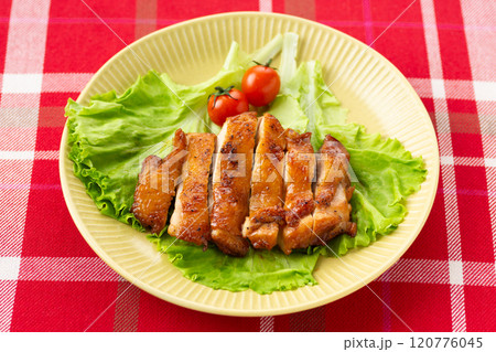 鶏もも肉の照り焼きチキンステーキ 鶏もも肉の照り焼きチキンステーキ 120776045