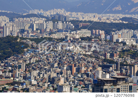 View of Seoul from Namsan Mountain 120776098