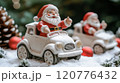 サンタクロースが車にのってやってきている 120776432