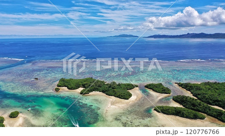 ドローンからの川平湾 ドローンからの川平湾 120776766