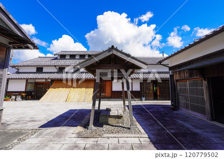 宿場における人と物資の交流を再現した東海道伝馬館（滋賀県甲賀市土山） 120779502