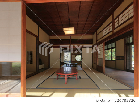 マイントピア別子に移築されている、かつての住友の迎賓館「泉寿亭」の特別室棟の一部 マイントピア別子に移築されている、かつての住友の迎賓館「泉寿亭」の特別室棟の一部 120783826