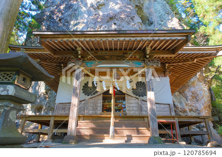 群馬県甘楽郡 妙義山、中之嶽神社 拝殿 群馬県甘楽郡 妙義山、中之嶽神社 拝殿 120785694