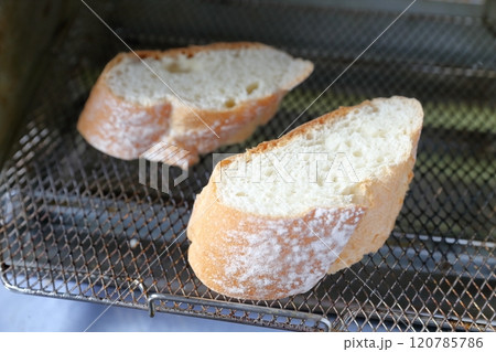 フランスパン　トースター 120785786