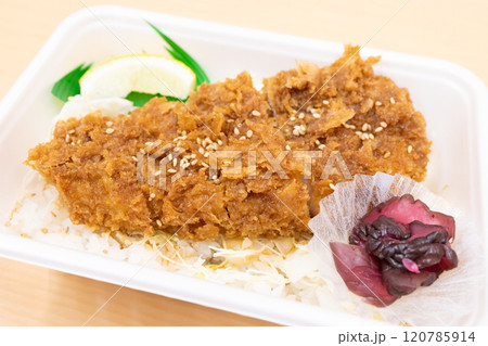 おいしいソースかつ丼弁当 120785914