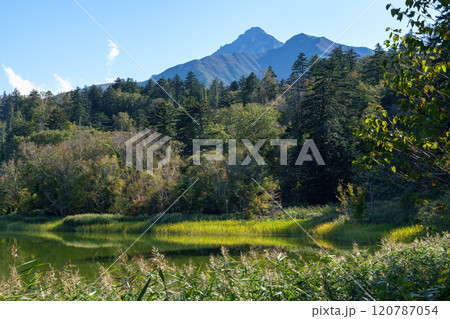 利尻島 姫沼からの利尻山 北海道離島の絶景 利尻島 姫沼からの利尻山 北海道離島の絶景 120787054