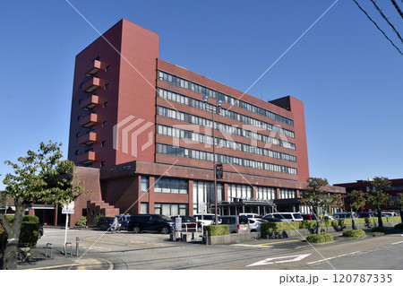 高岡市役所（富山県高岡市） 120787335