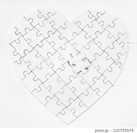 Puzzle in form of heart 120793074