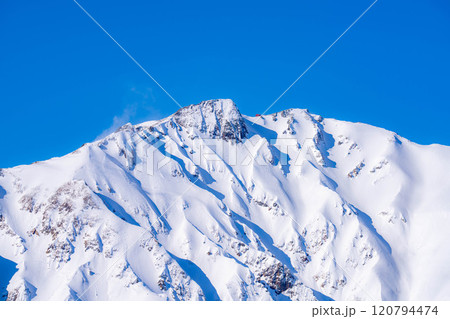 【雪山素材】冬の小遠見山から見た風景【長野県】 120794474