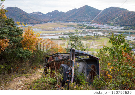日本の兵庫県赤穂市の雄鷹台山の美しい秋の風景 日本の兵庫県赤穂市の雄鷹台山の美しい秋の風景 120795629