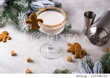 Christmas winter creamy cocktail eggnog 120796319