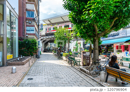 【東京都】おしゃれな街並みが広がる自由が丘 120796904