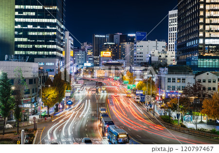 ソウル 南大門と世宗大路 夜景 ソウル 南大門と世宗大路 夜景 120797467