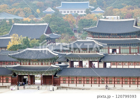 Gyeongbokgung Palace, the palace of the Joseon Dynasty in Seoul Gyeongbokgung Palace, the palace of the Joseon Dynasty in Seoul 120799393