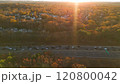 アメリカの高速道路と夕陽 120800042