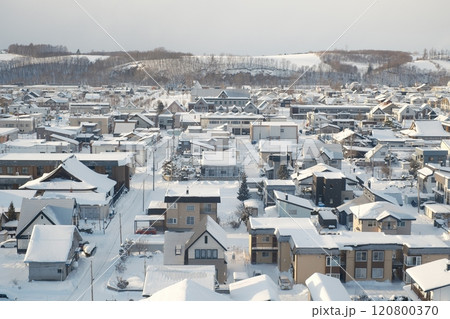 Winter town landscape in Biei, Hokkaido, Japan 120800370