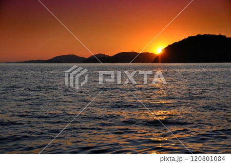 暮色蒼然　新舞子浜の夕景 120801084