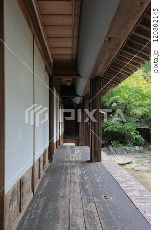 平家屋敷歴史民俗資料館の主屋の縁側 平家屋敷歴史民俗資料館の主屋の縁側 120802145