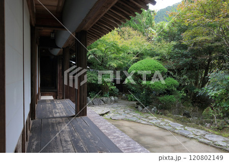 平家屋敷歴史民俗資料館の主屋の縁側 平家屋敷歴史民俗資料館の主屋の縁側 120802149